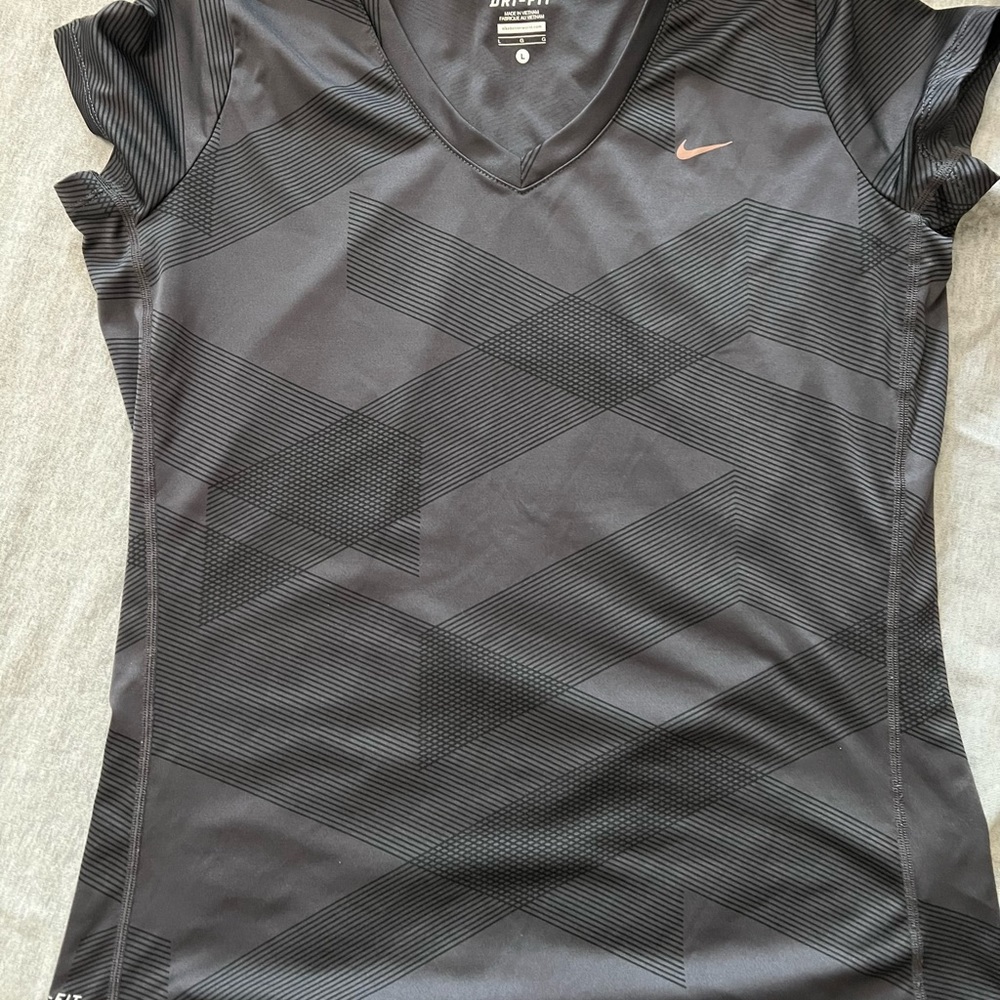 Nike work out top